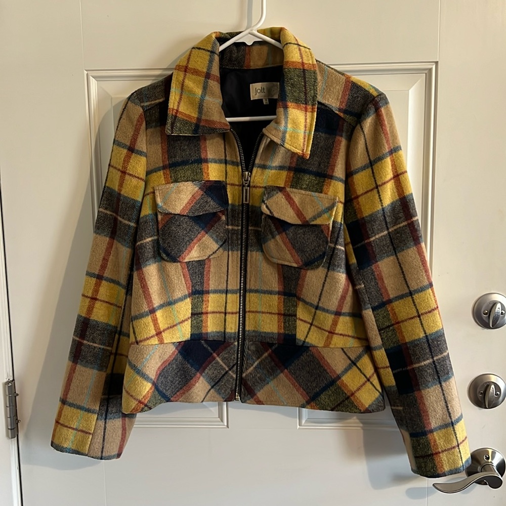 Short plaid coat